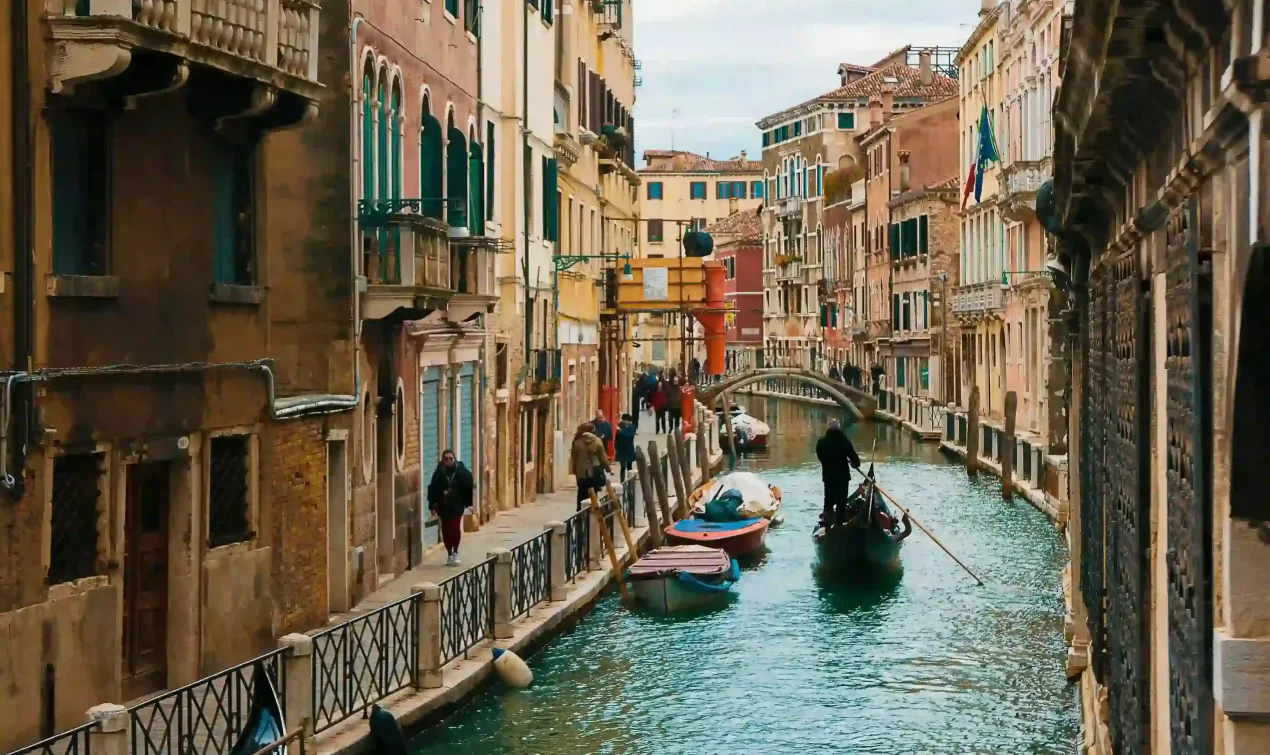Best Things To Do In Venice City, Gondola ride